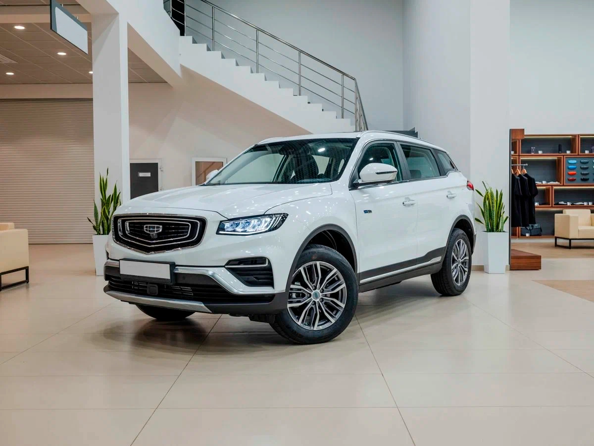 Geely Atlas Pro с автосалона по цене от 2 779 000 рублей