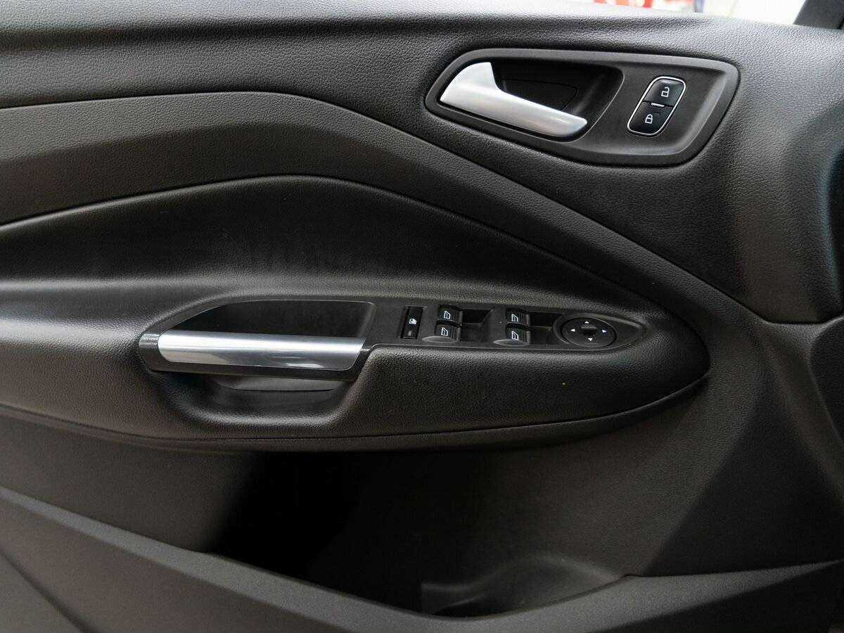 Б/У Форд Куга 2017 года. Фото: #14