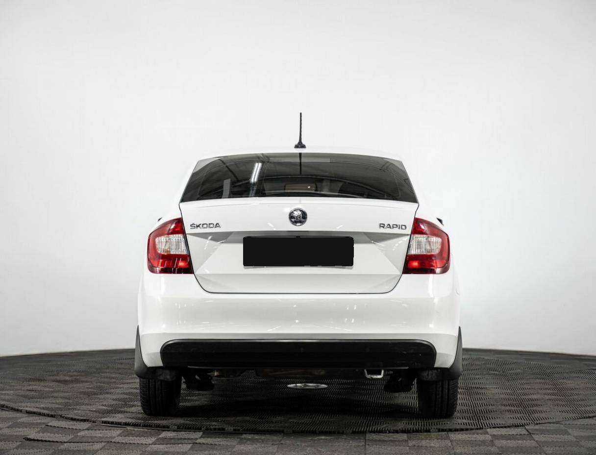 Б/У Шкода Рапид 2017 года. Фото: #4