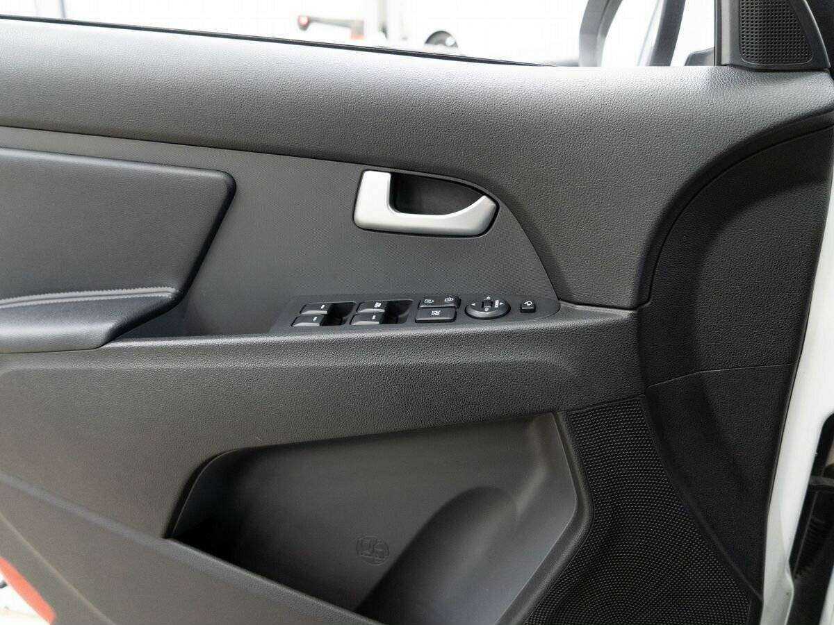 Б/У Киа Спортейдж 2015 года. Фото: #13