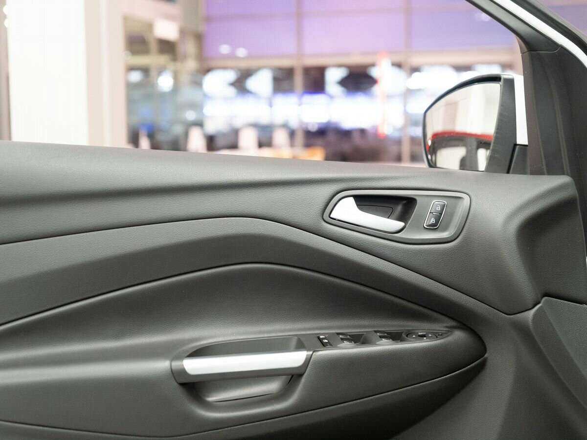 Б/У Форд Куга 2016 года. Фото: #14