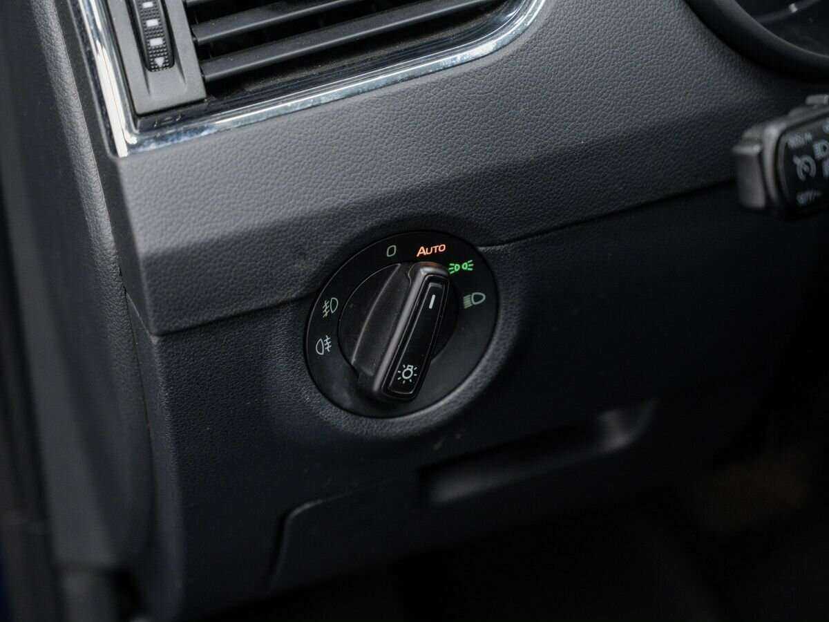 Б/У Шкода Октавия 2015 года. Фото: #15