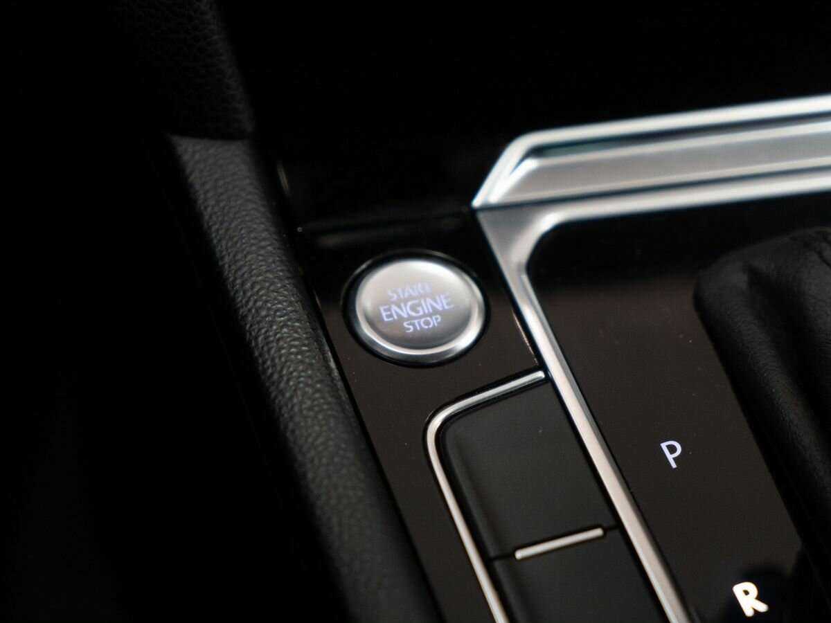 Б/У Фольксваген Пассат 2017 года. Фото: #10