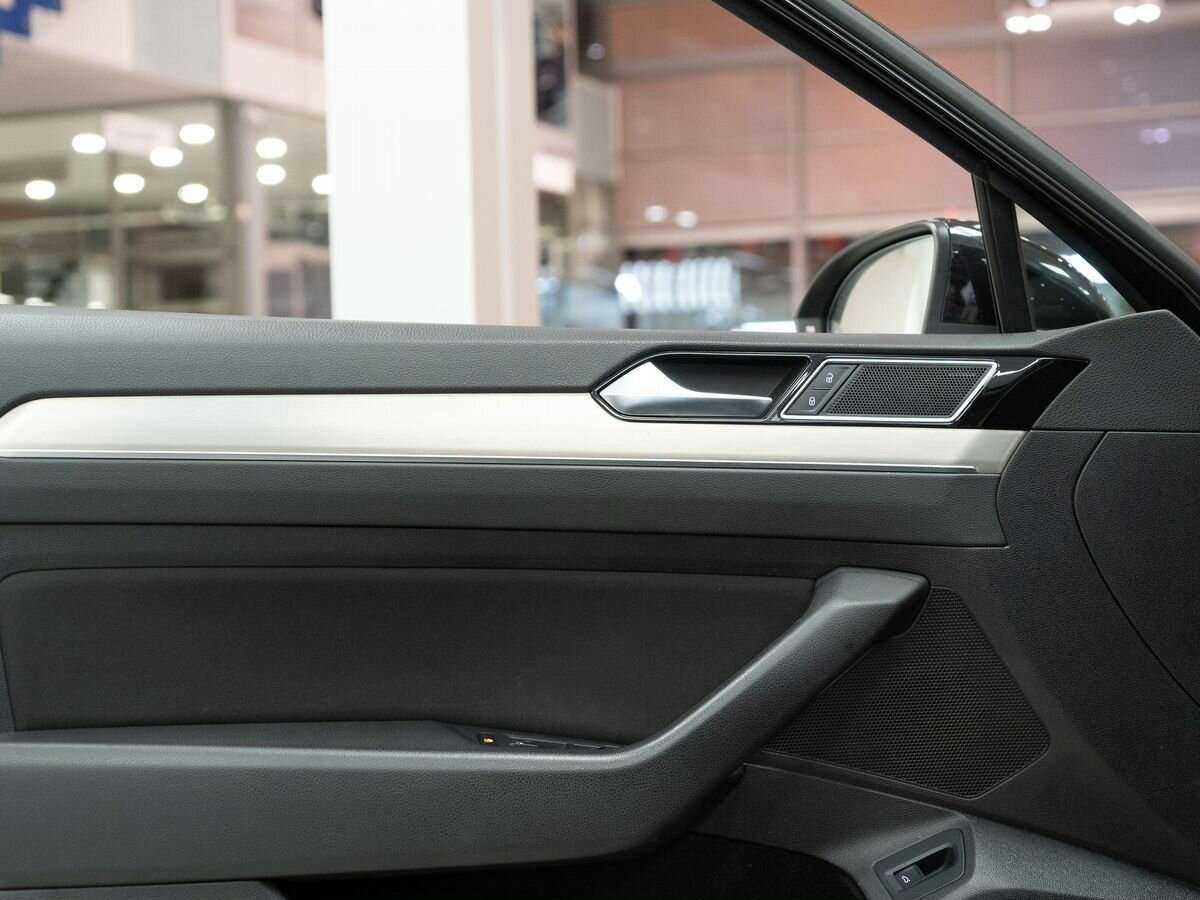 Б/У Фольксваген Пассат 2017 года. Фото: #15