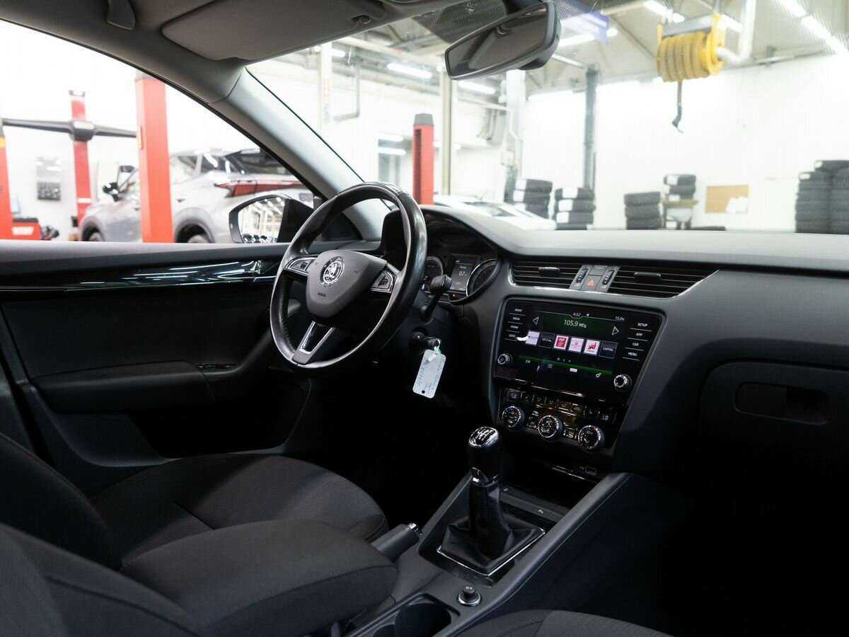 Б/У Шкода Октавия 2018 года. Фото: #14