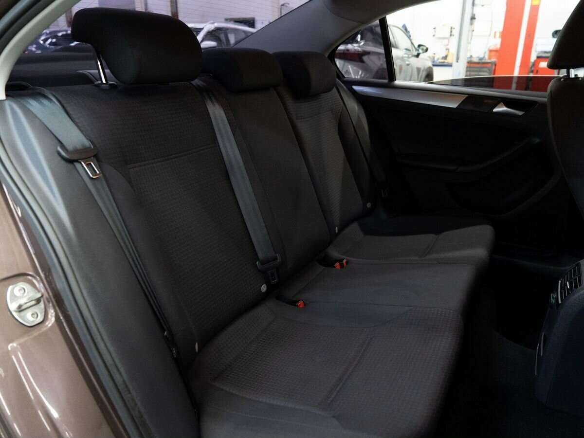 Б/У Фольксваген Джетта 2016 года. Фото: #8