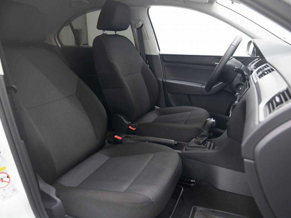 Б/У Шкода Рапид 2017 года. Фото: #11