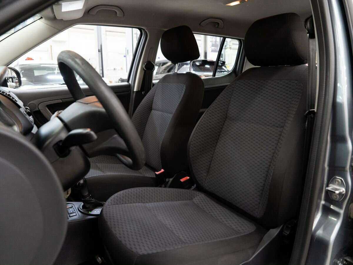 Б/У Шкода Фабия 2012 года. Фото: #5