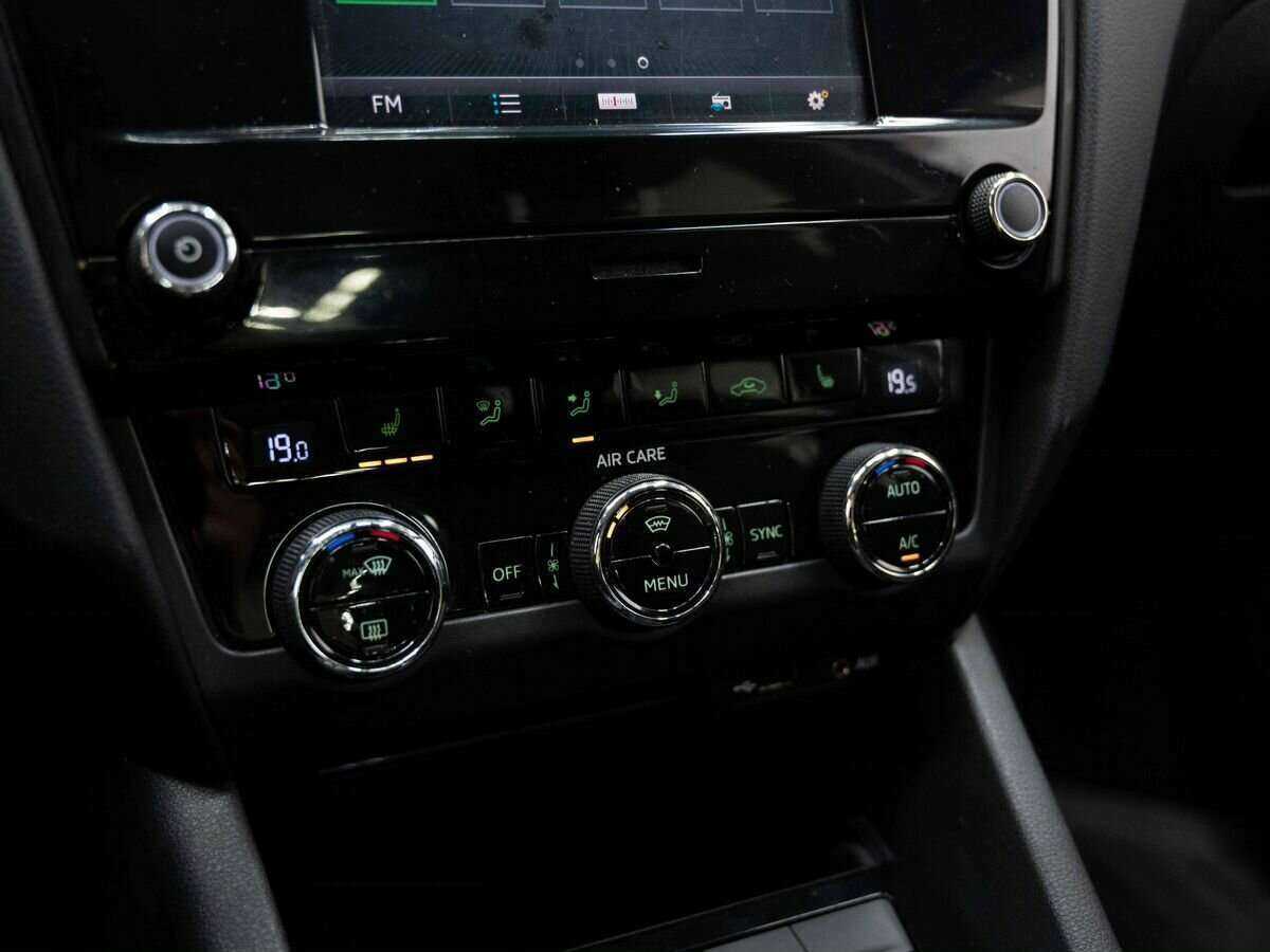 Б/У Шкода Октавия 2017 года. Фото: #18