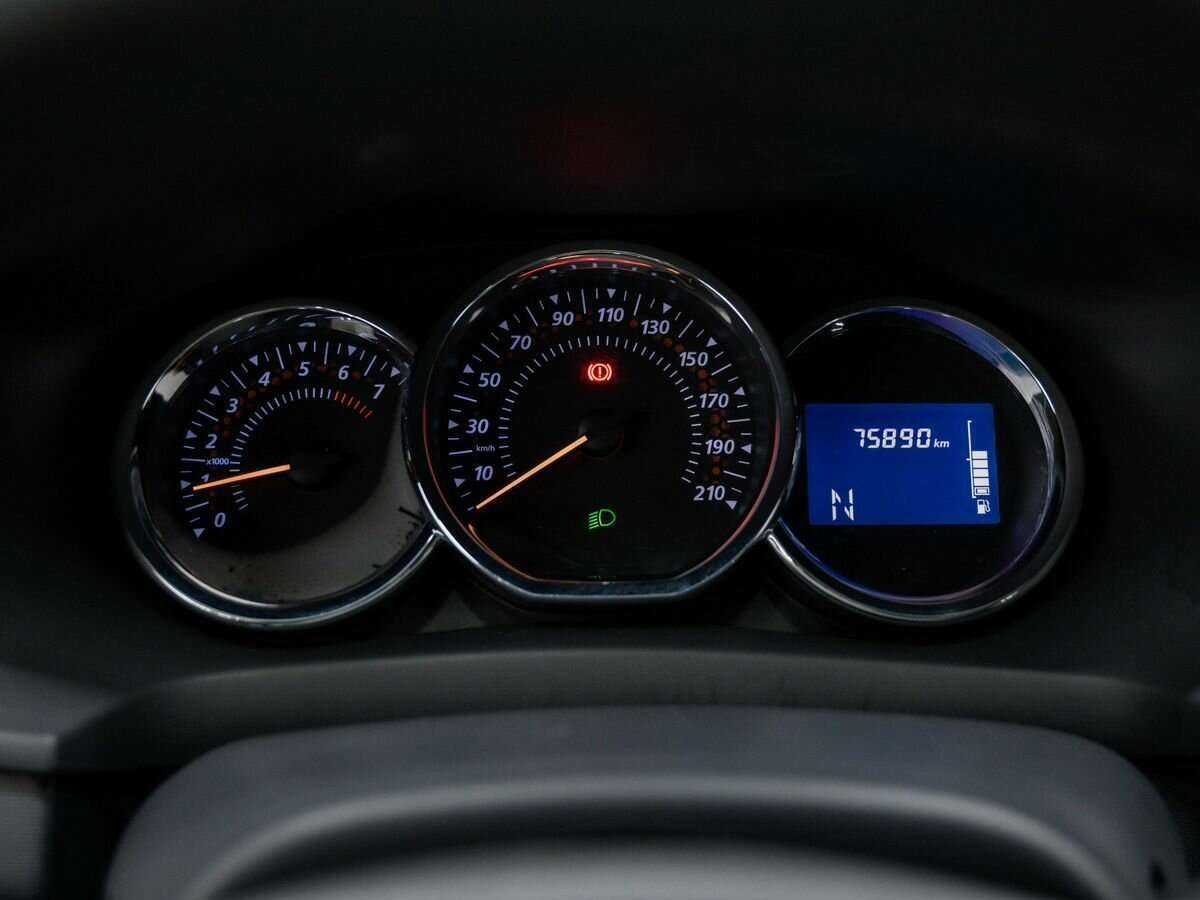 Б/У Рено Сандеро 2015 года. Фото: #22