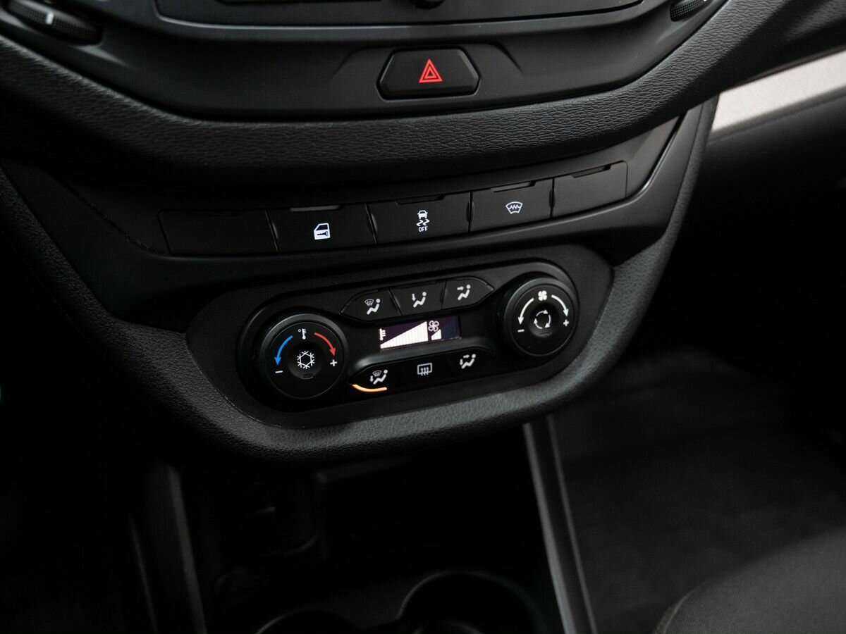 Б/У Лада (ВАЗ) Веста 2021 года. Фото: #16