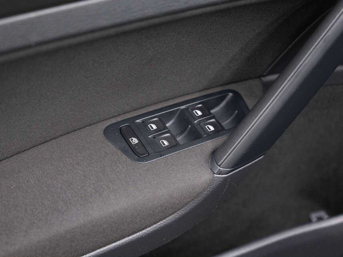 Б/У Фольксваген Гольф 2013 года. Фото: #17