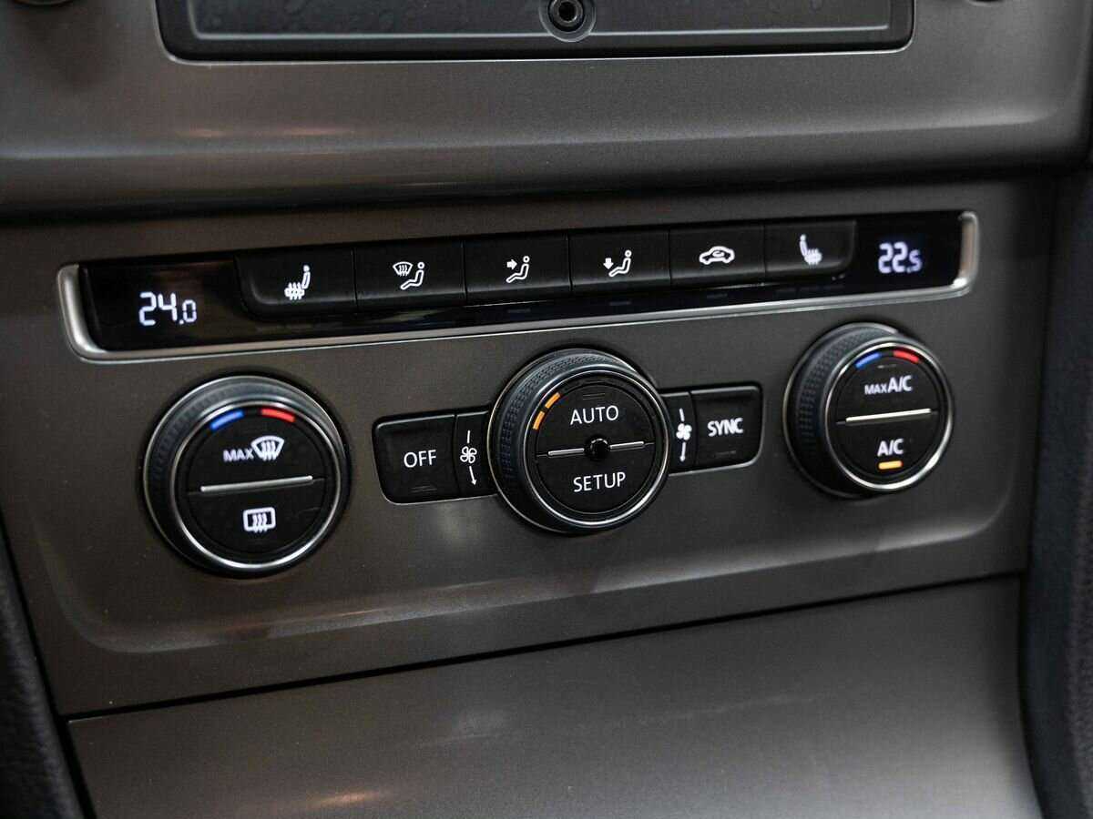 Б/У Фольксваген Гольф 2013 года. Фото: #21