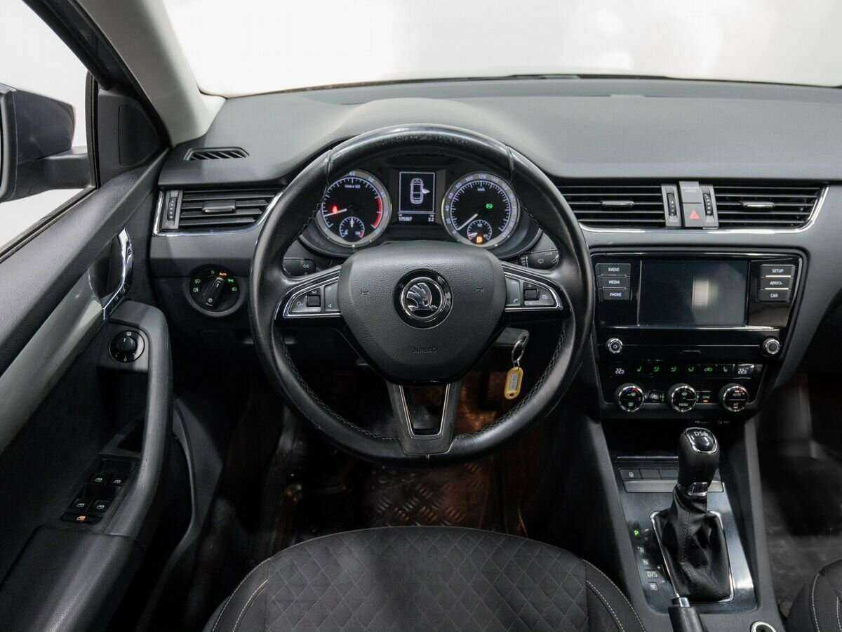 Б/У Шкода Октавия 2017 года. Фото: #7