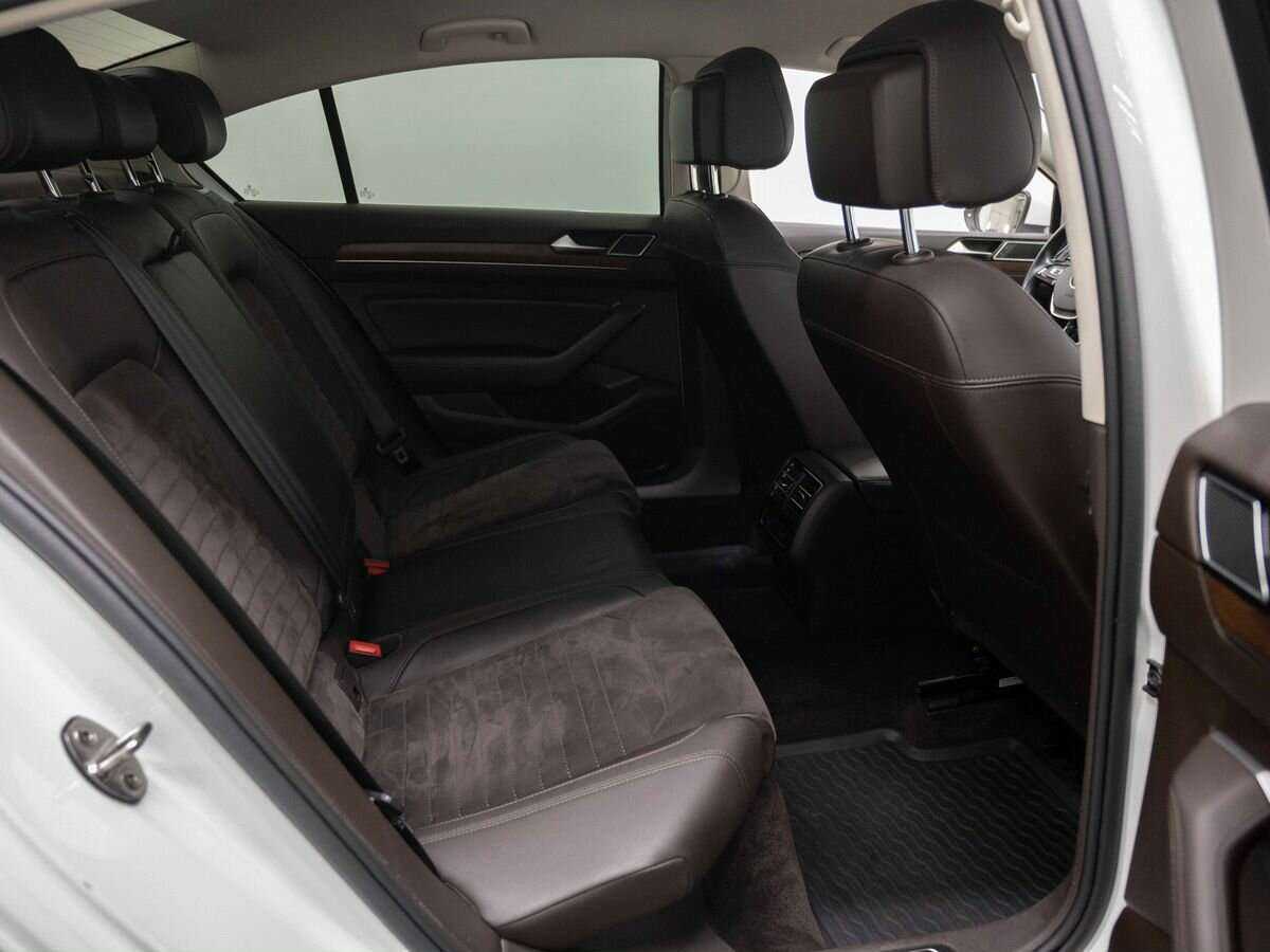 Б/У Фольксваген Пассат 2016 года. Фото: #9