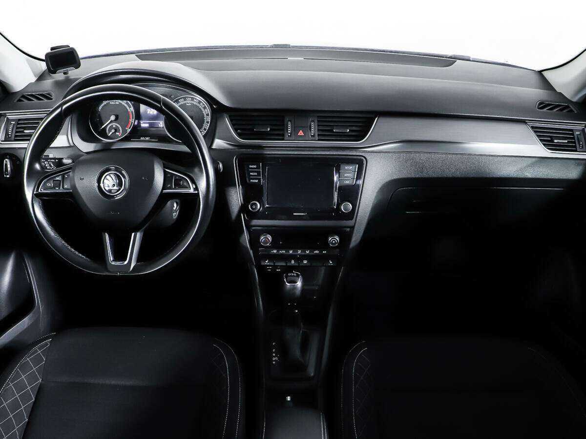 Б/У Шкода Рапид 2017 года. Фото: #12