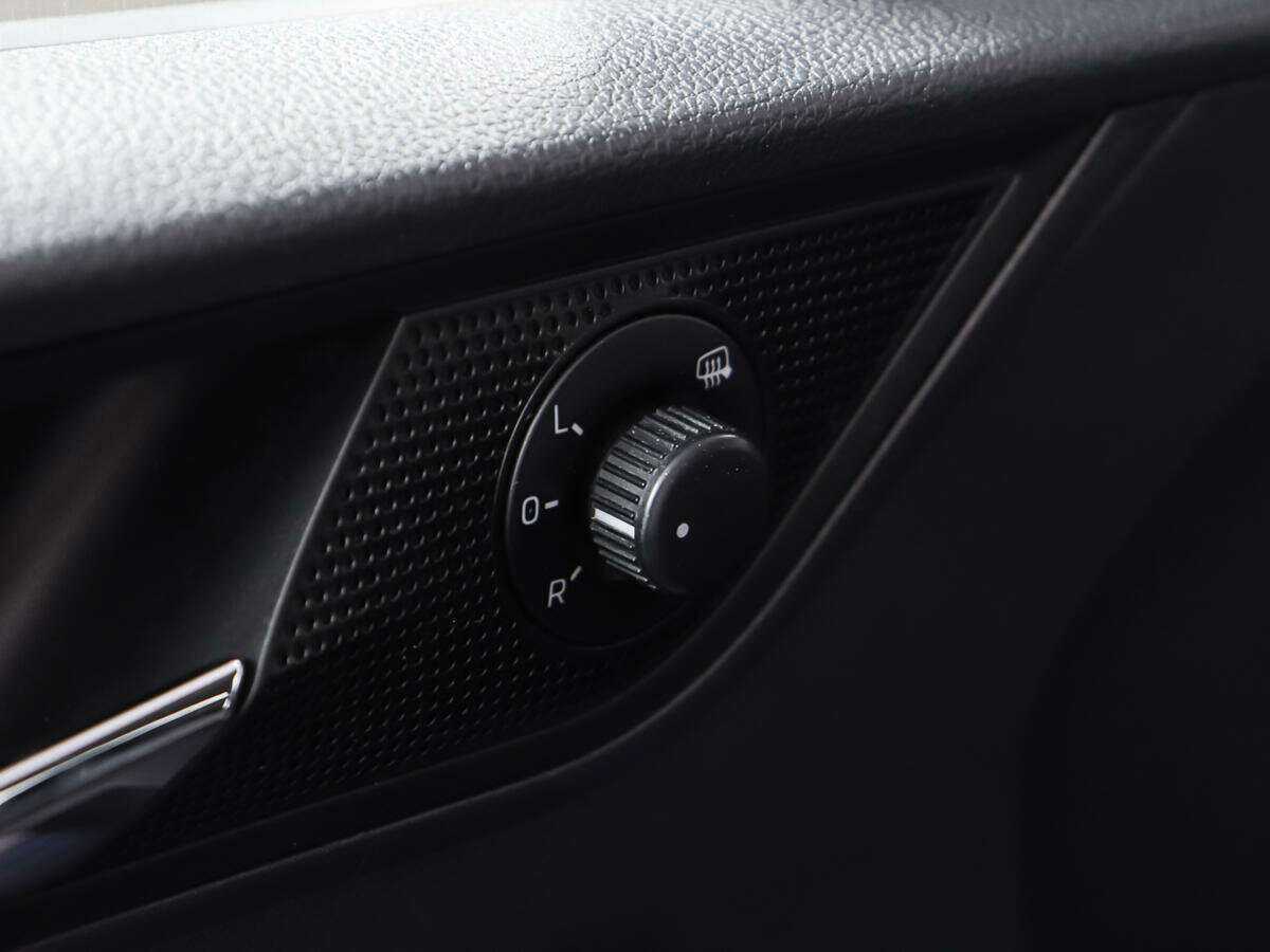 Б/У Шкода Рапид 2017 года. Фото: #18