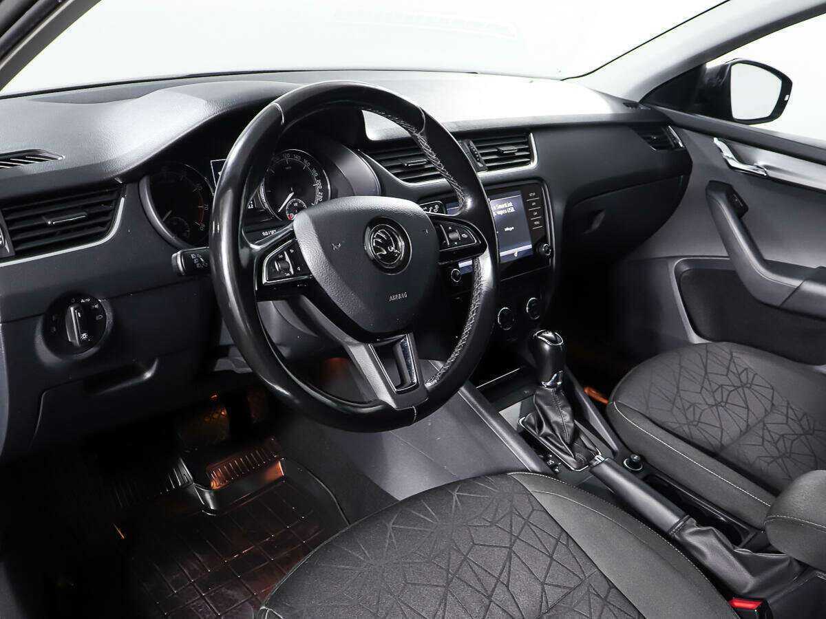 Б/У Шкода Октавия 2018 года. Фото: #13