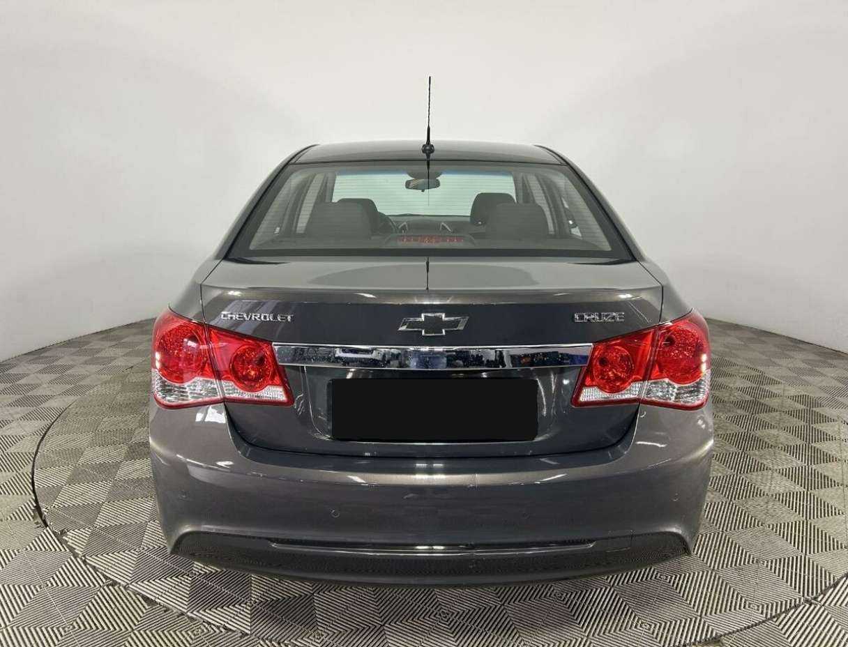 Б/У Шевроле Круз 2013 года. Фото: #2