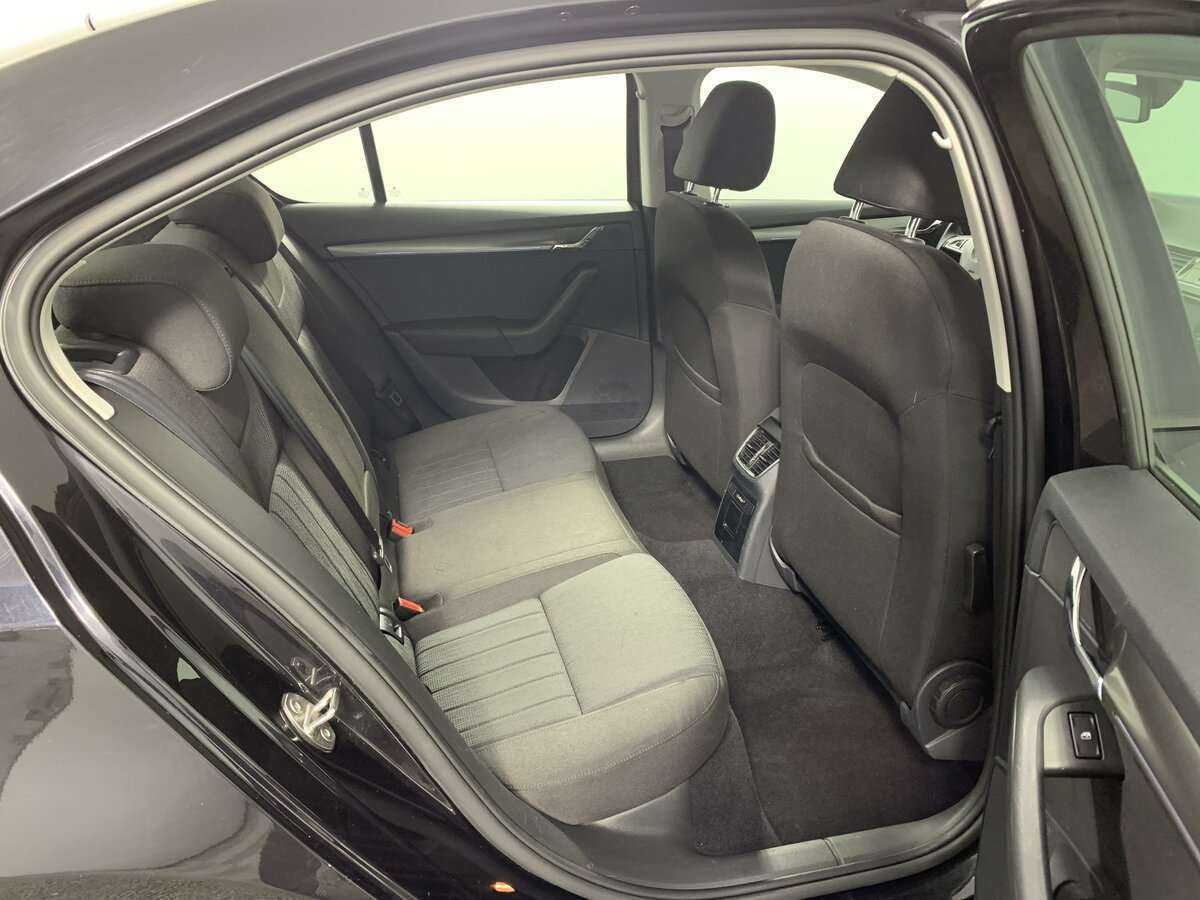 Б/У Шкода Октавия 2018 года. Фото: #13