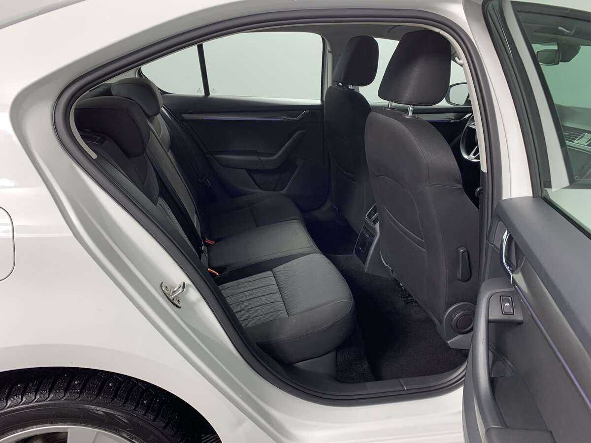 Б/У Шкода Октавия 2018 года. Фото: #20