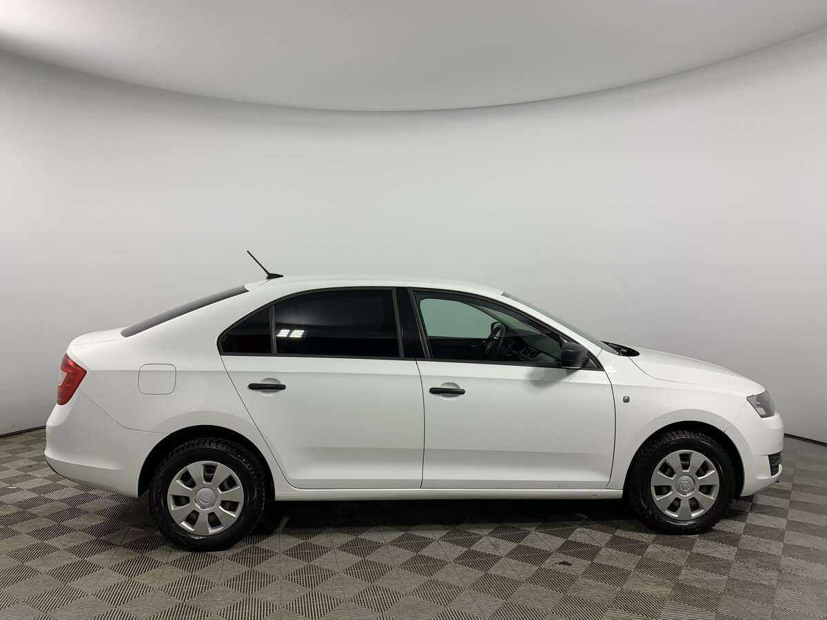 Б/У Шкода Рапид 2017 года. Фото: #3