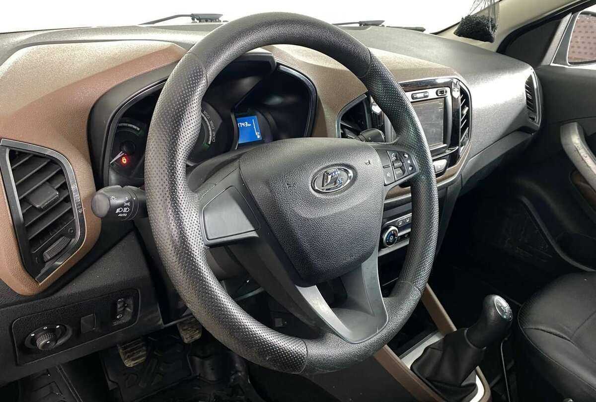 Б/У Лада (ВАЗ) ИКСРЭЙ 2017 года. Фото: #12