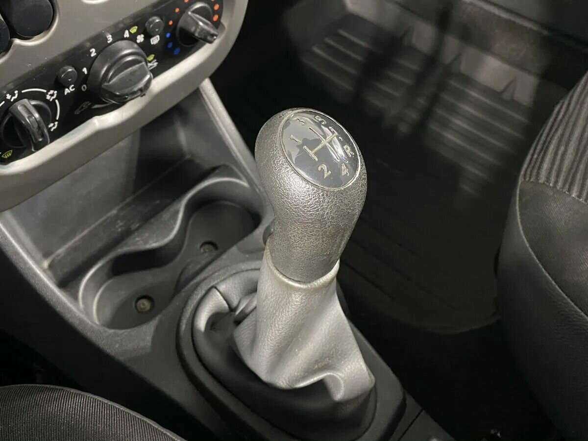 Б/У Рено Логан 2012 года. Фото: #9