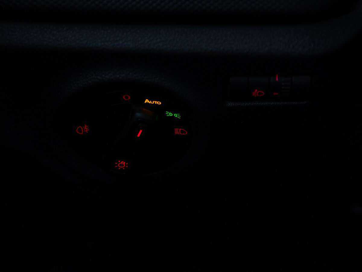 Б/У Фольксваген Поло 2020 года. Фото: #13