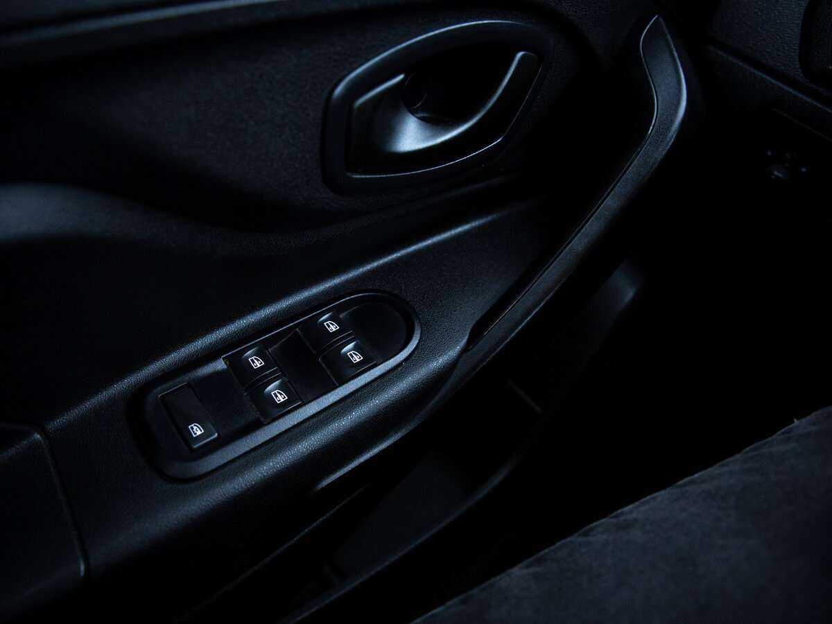 Б/У Лада (ВАЗ) ИКСРЭЙ 2017 года. Фото: #12