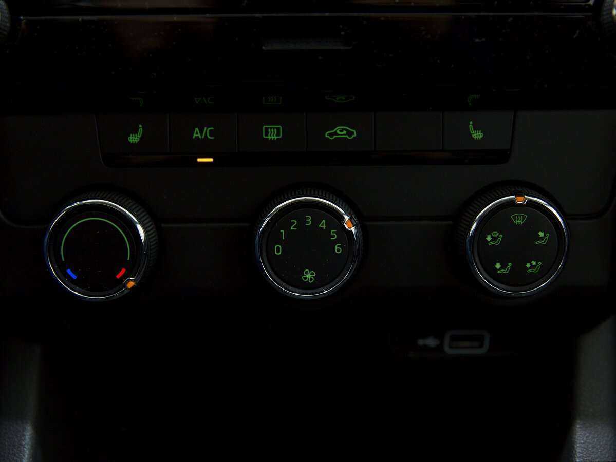 Б/У Шкода Октавия 2019 года. Фото: #7