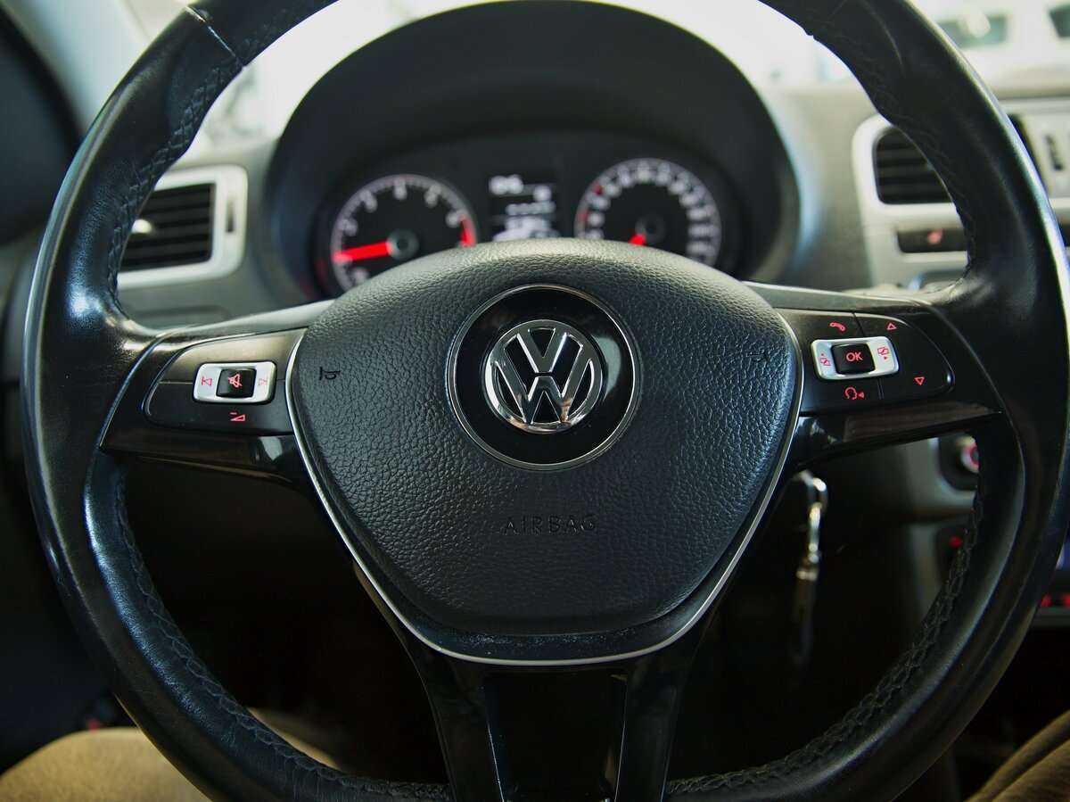 Б/У Фольксваген Поло 2016 года. Фото: #3