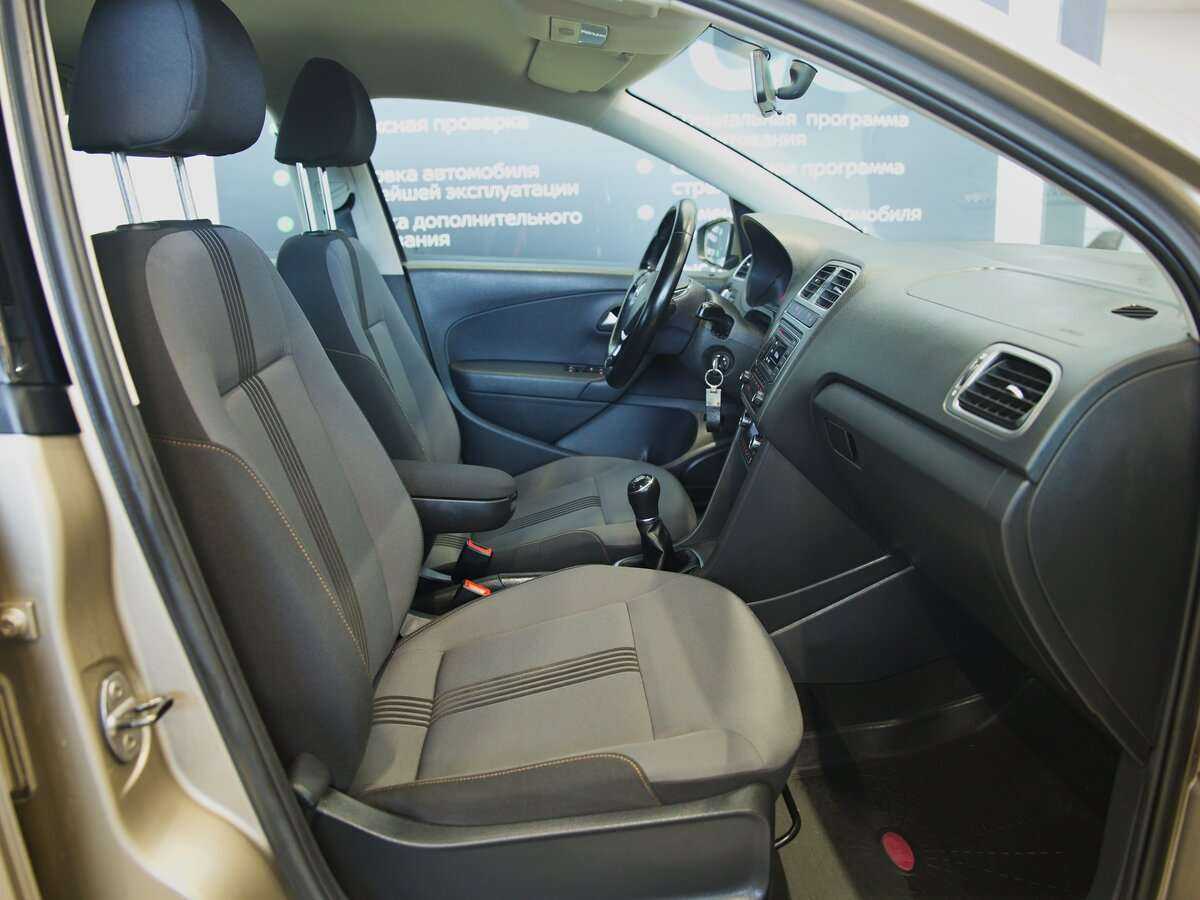 Б/У Фольксваген Поло 2016 года. Фото: #9