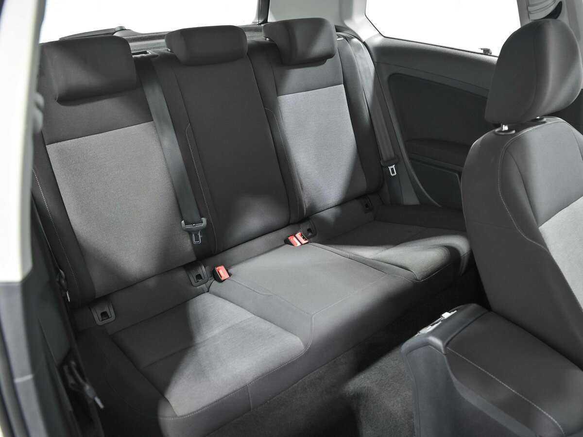 Б/У Фольксваген Гольф 2013 года. Фото: #13