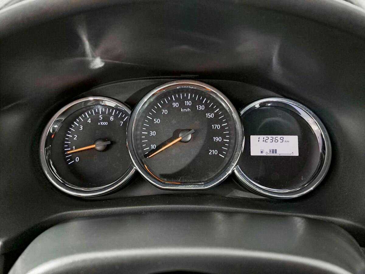 Б/У Рено Логан 2016 года. Фото: #12