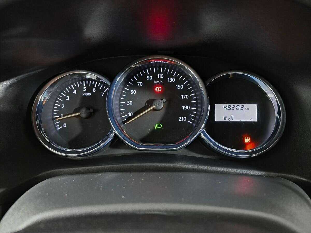 Б/У Рено Сандеро 2018 года. Фото: #8