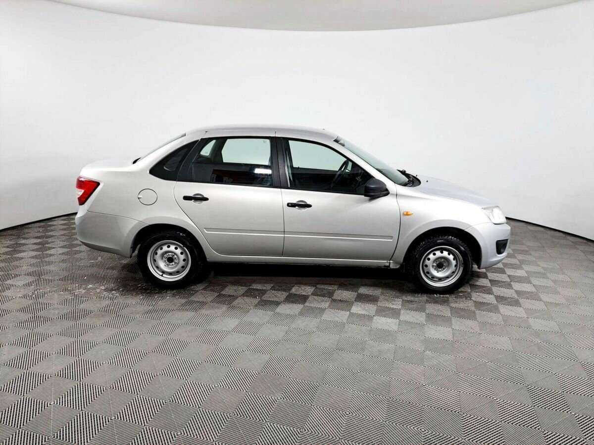 Б/У Лада (ВАЗ) Гранта 2016 года. Фото: #3