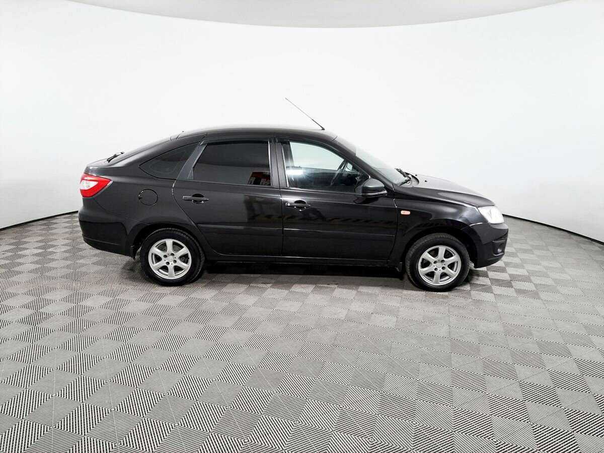 Б/У Лада (ВАЗ) Гранта 2016 года. Фото: #3