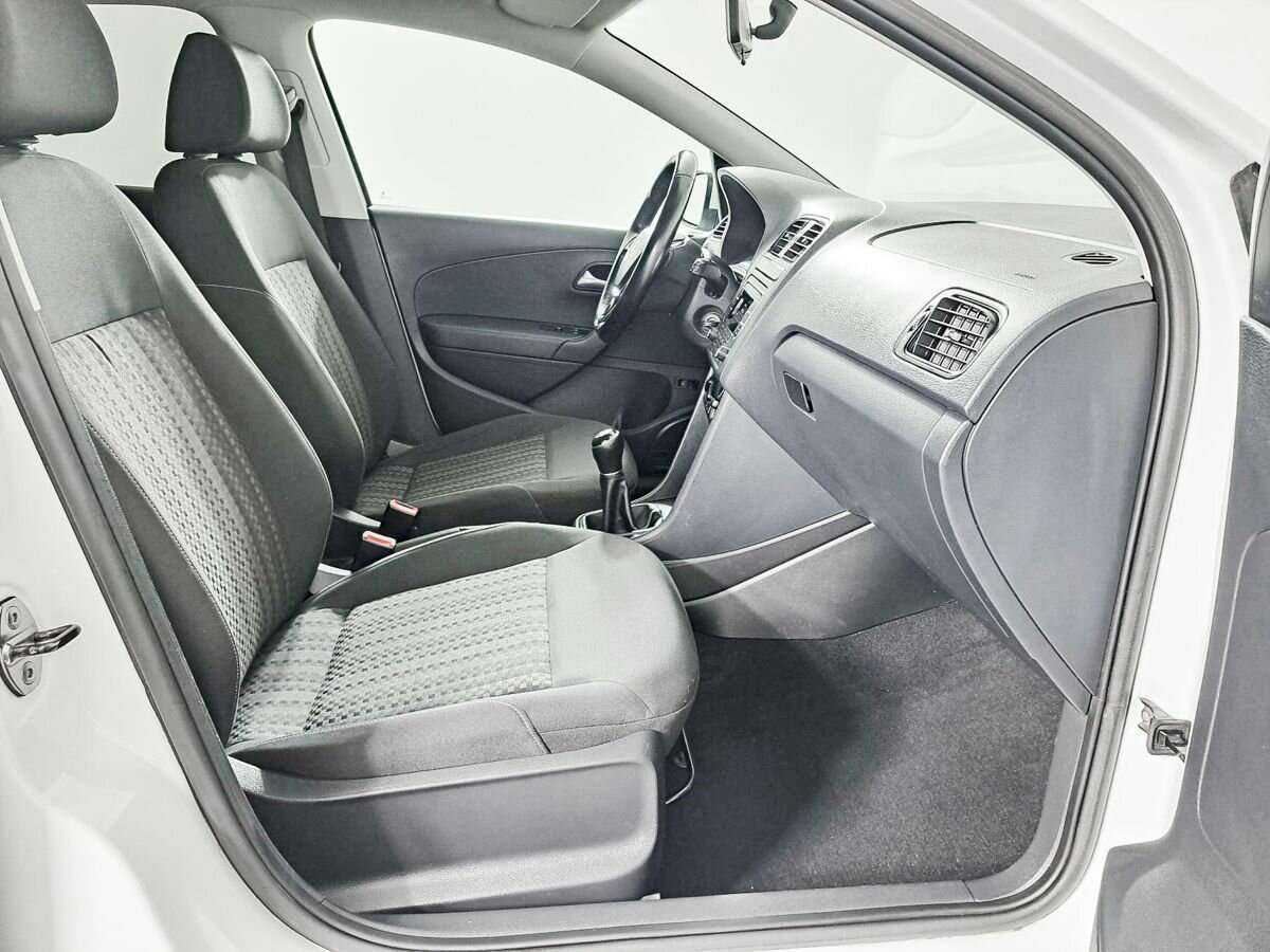 Б/У Фольксваген Поло 2015 года. Фото: #9