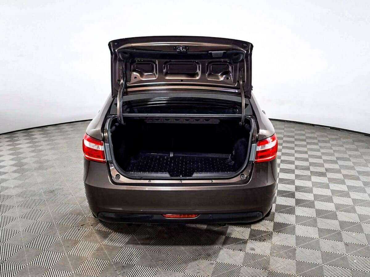 Б/У Лада (ВАЗ) Веста 2018 года. Фото: #8