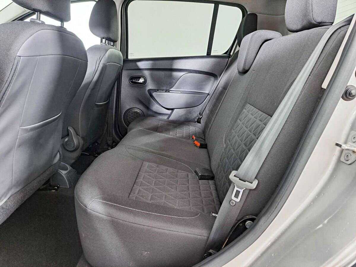 Б/У Рено Сандеро 2017 года. Фото: #9