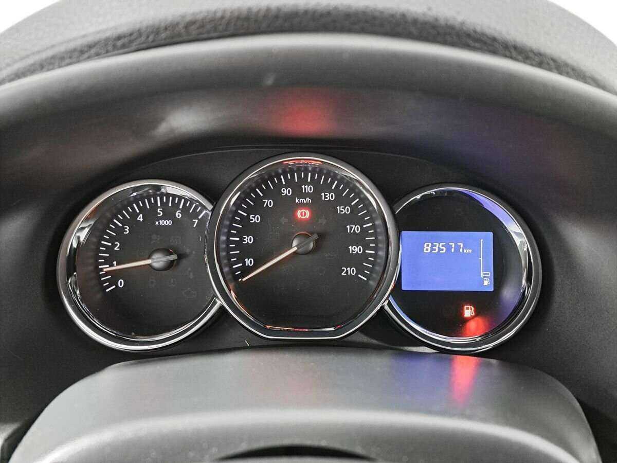 Б/У Рено Сандеро 2015 года. Фото: #10