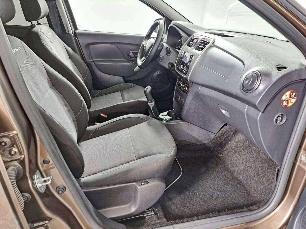 Б/У Рено Логан 2019 года. Фото: #8