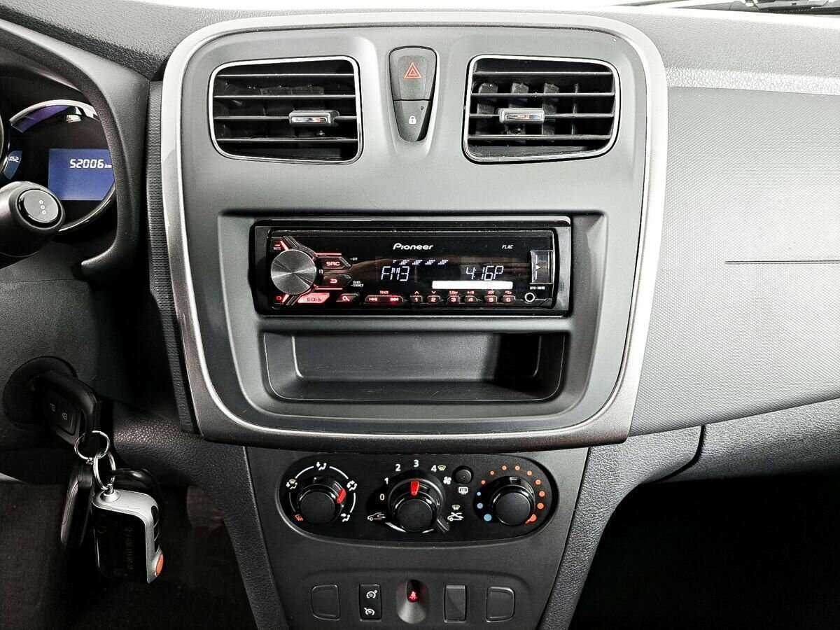 Б/У Рено Сандеро 2018 года. Фото: #12