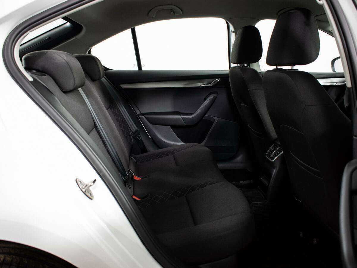 Б/У Шкода Октавия 2020 года. Фото: #6