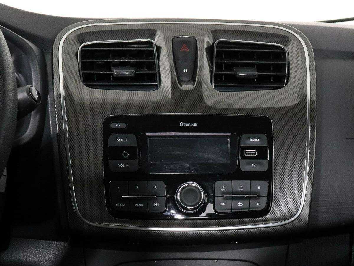 Б/У Рено Логан 2020 года. Фото: #9