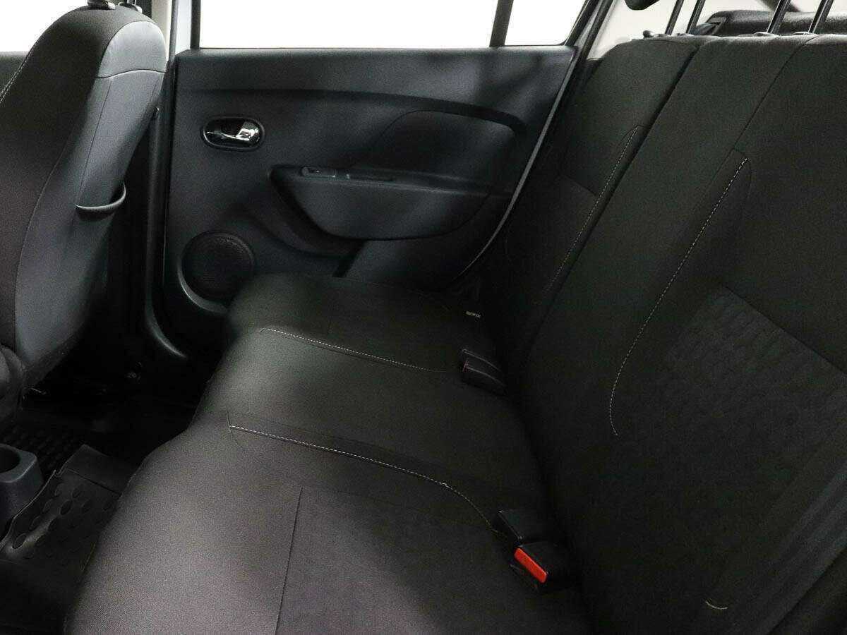 Б/У Рено Логан 2018 года. Фото: #7