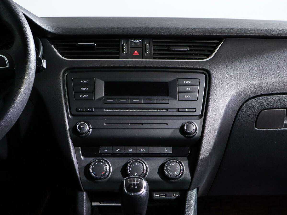 Б/У Шкода Октавия 2013 года. Фото: #9