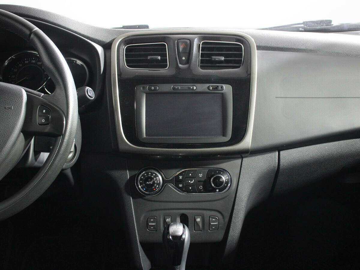 Б/У Рено Сандеро 2015 года. Фото: #10