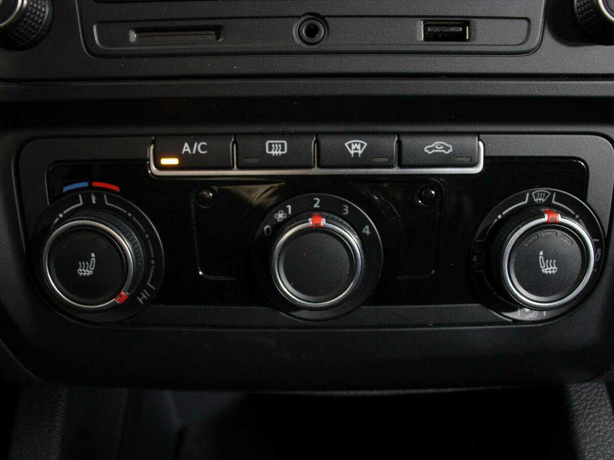 Б/У Фольксваген Джетта 2016 года. Фото: #15